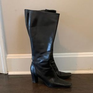 Like New Ann Taylor “Lucy” Heeled Boots